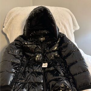 DKNY Womens Glossy Puffer Outerwear Jacket- 
Size M
